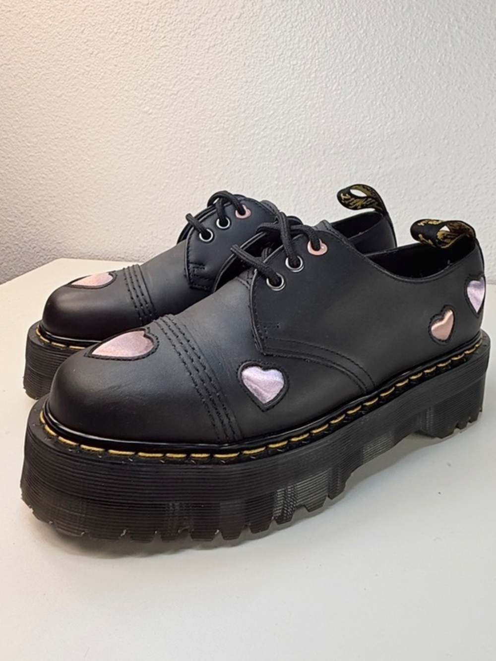 Dr Martens Heart Cutout Platform Oxford Shoes Black Pink womens Size 7 goth